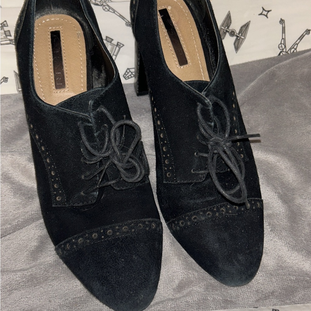 Tahari Evo Suede Upper Lace Up Oxford Style 3in Pump Heels Size 7.5
